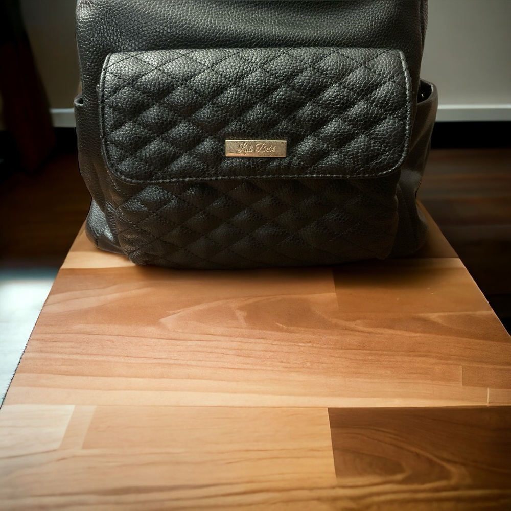 🔥Gorgeous Luli Bebe Quality Vegan Leather Gold Hardware Silk Lined Bag! - Picture 10 of 10